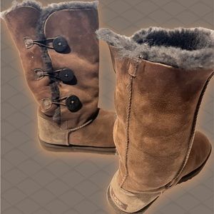 UGG AUSTRALIA FOR WOMEN: BAILEY TRIPLET CHOCOLATE BOOTS